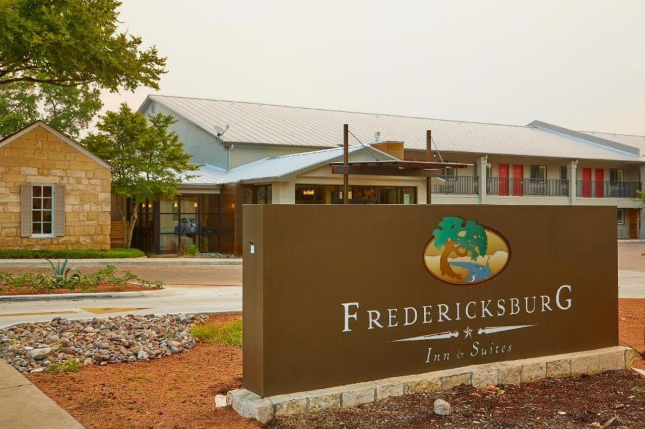 Fredericksburg Inn And Suites Екстериор снимка