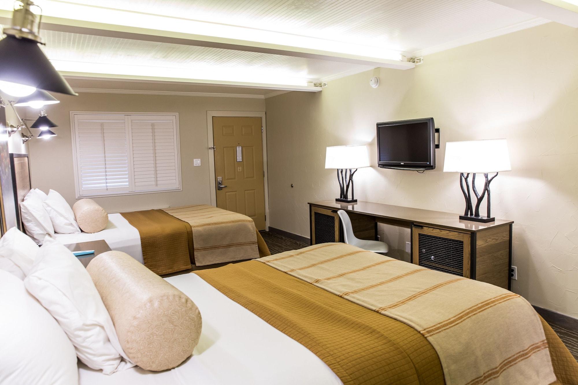 Fredericksburg Inn And Suites Екстериор снимка