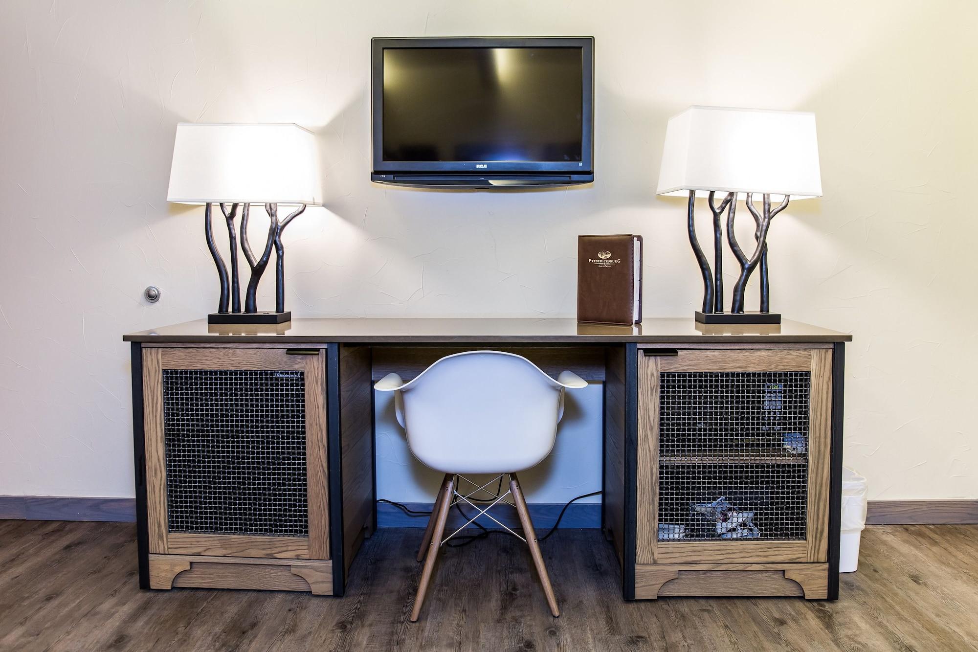 Fredericksburg Inn And Suites Екстериор снимка