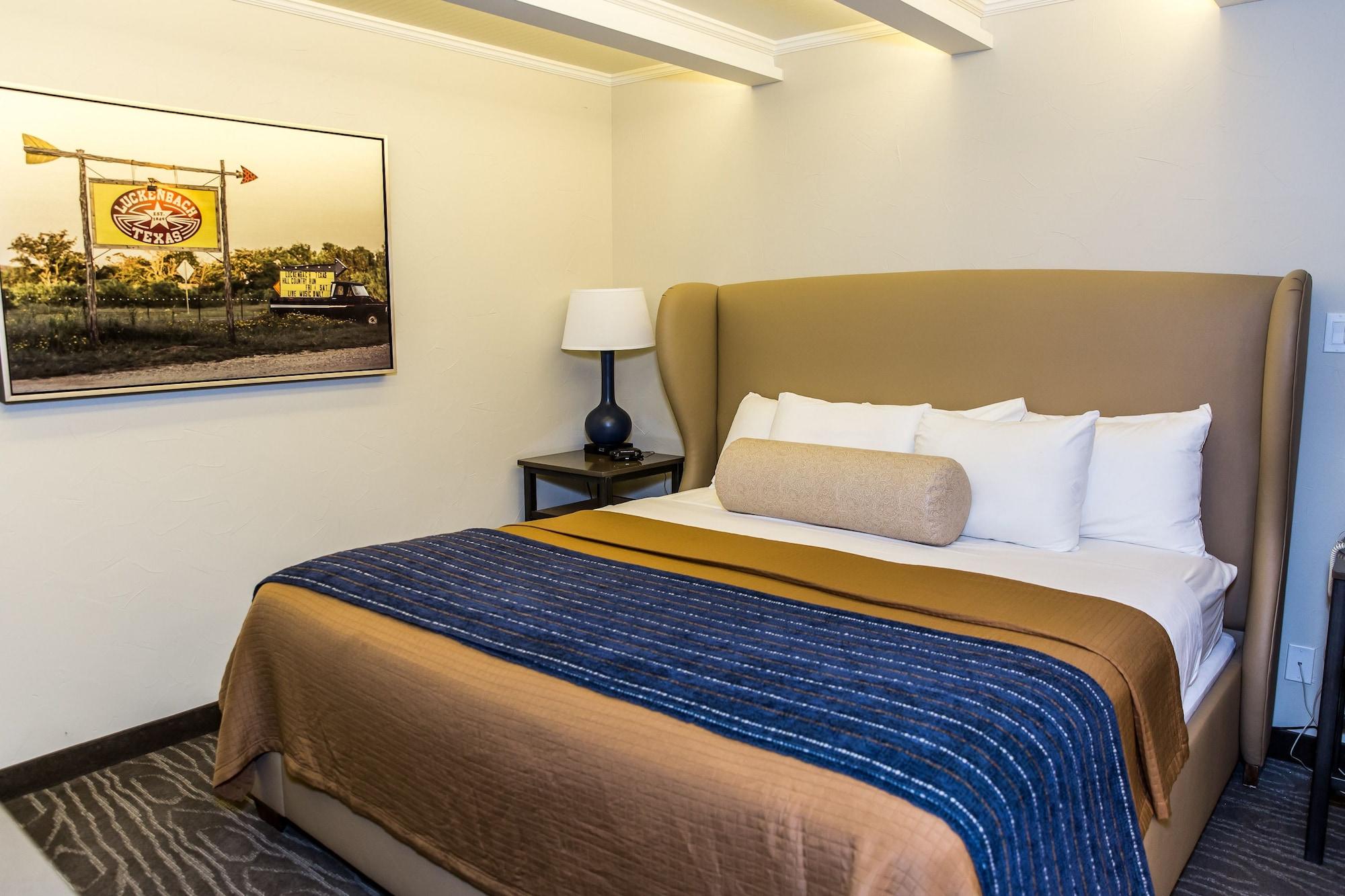 Fredericksburg Inn And Suites Екстериор снимка