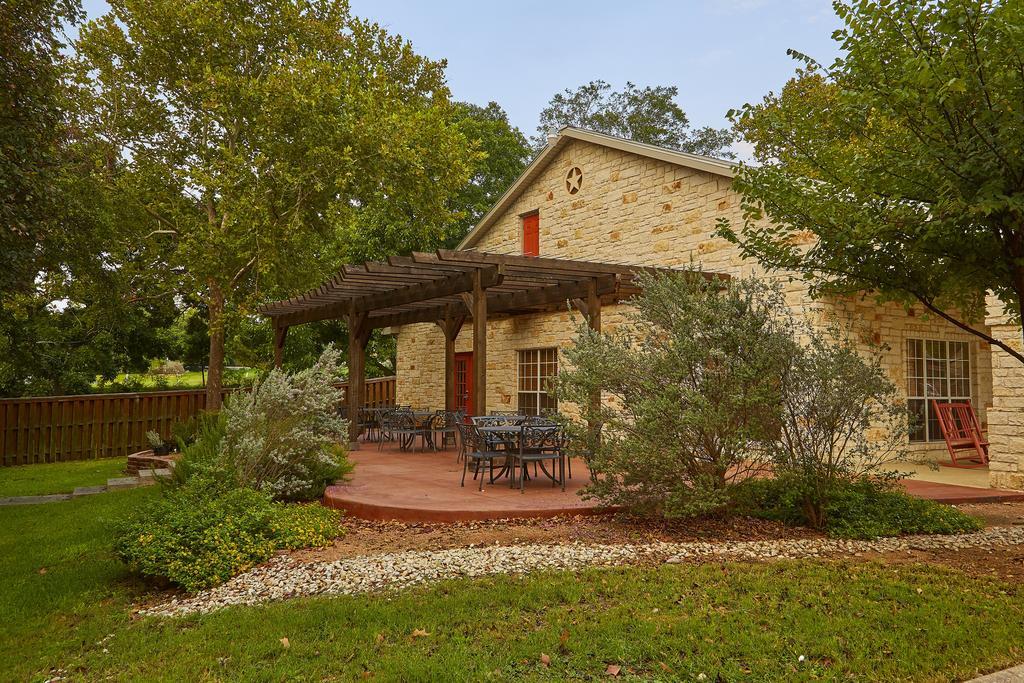 Fredericksburg Inn And Suites Екстериор снимка